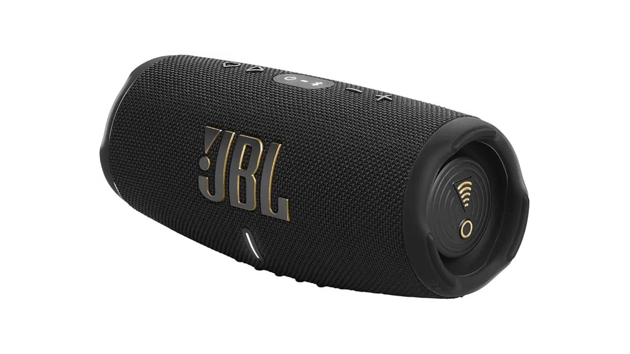 JBL Charge 5: A Melhor Caixa de Som Bluetooth para Festas Aquáticas