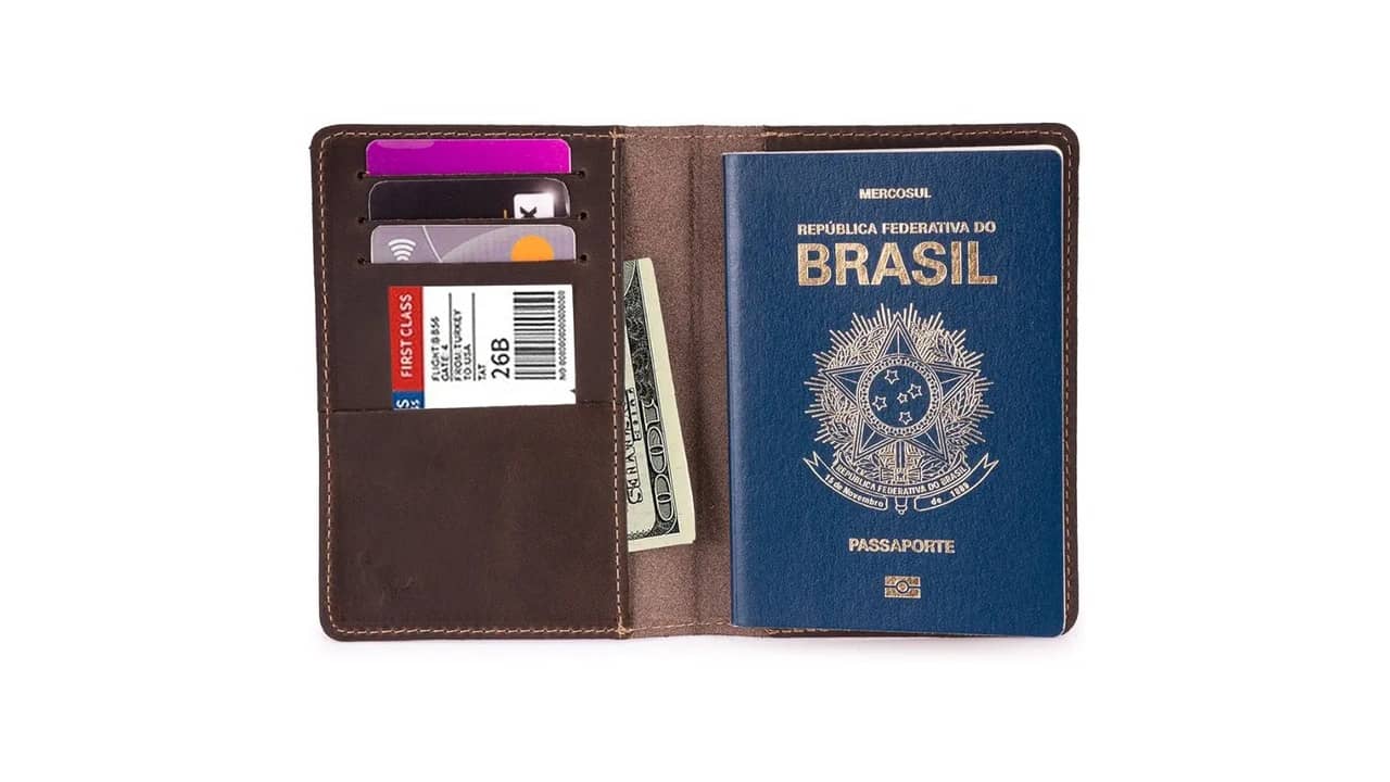 Porta Passaporte de Couro: A Melhor Opção para Viagens