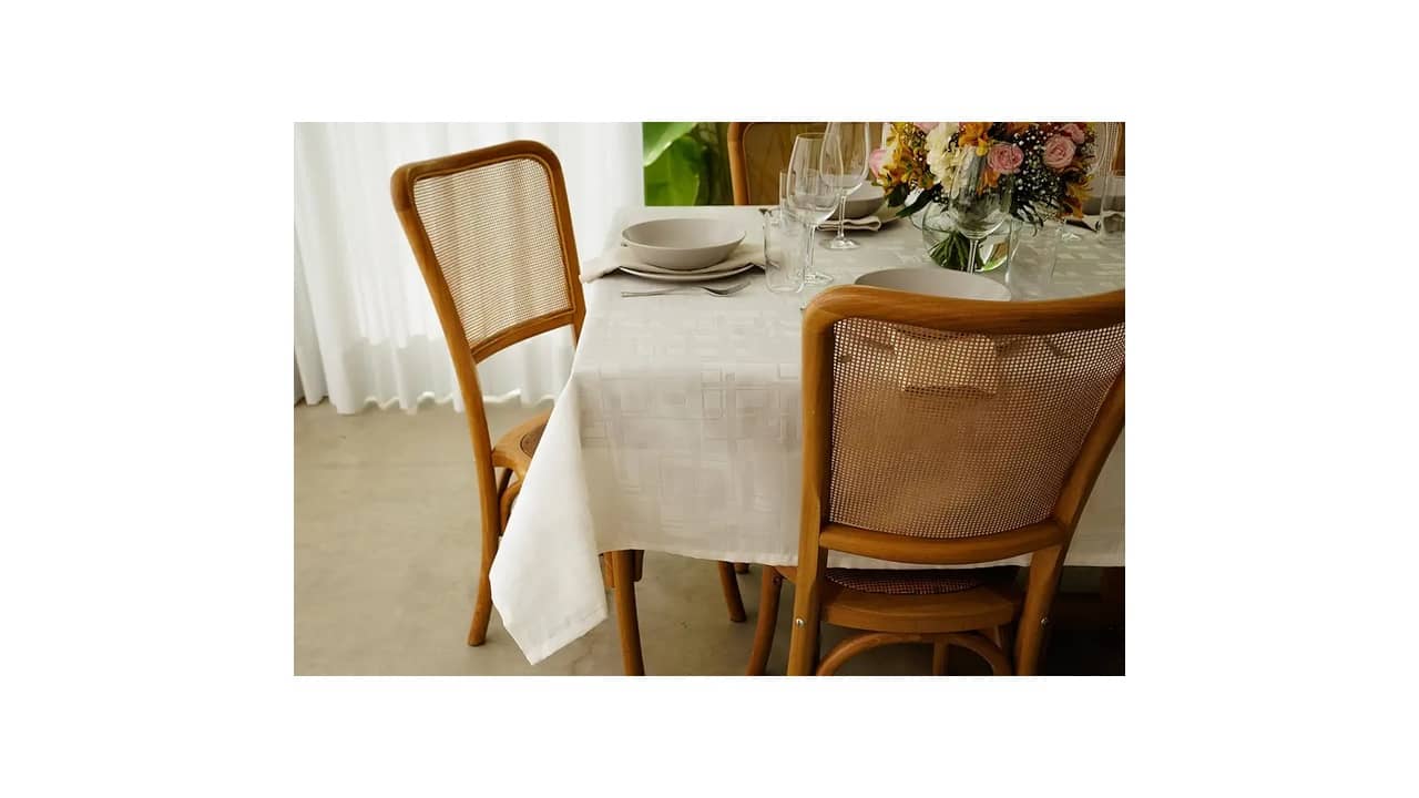 Toalha de Mesa Impermeável e Antimanchas: As 10 Melhores Opções
